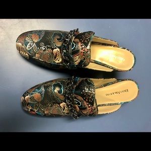 Enzo Angiolini slip in heels